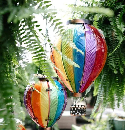 Hot air balloon solar simulated flame lantern